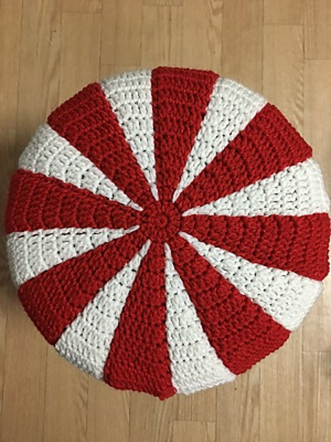 旭日旗 花札デザイン 立花三つボタン　卵形訳あり Ravelry: Rising Sun Flag of Japan motif 愛国乙女の円座 八条旭日旗