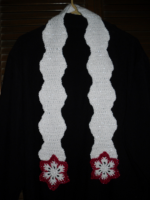 I Love This Snowflake Scarf!