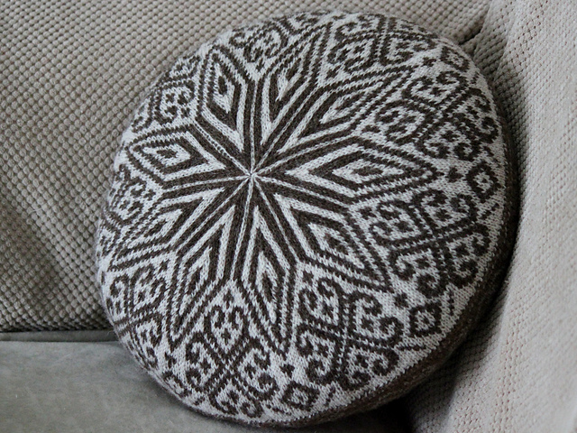 Starn cushion cover (pillow)