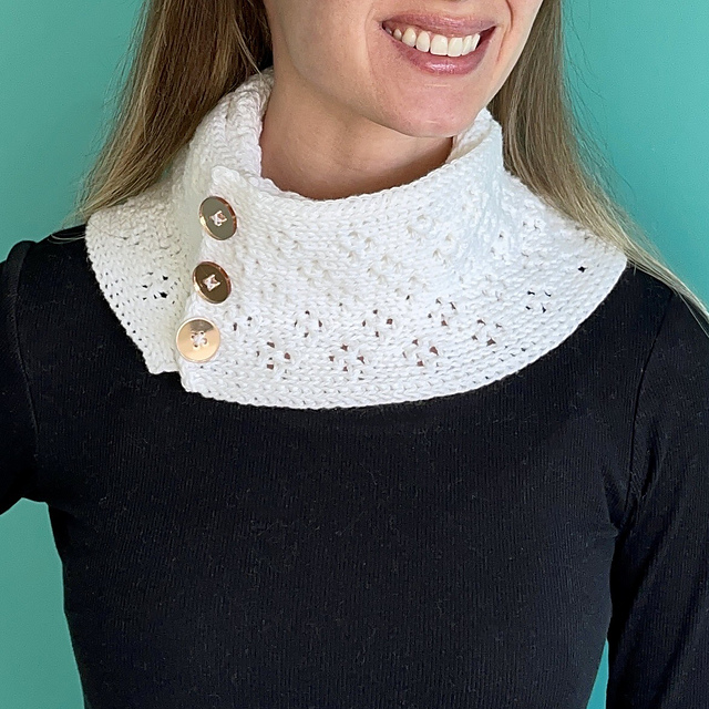 Lace Diamonds Cowl