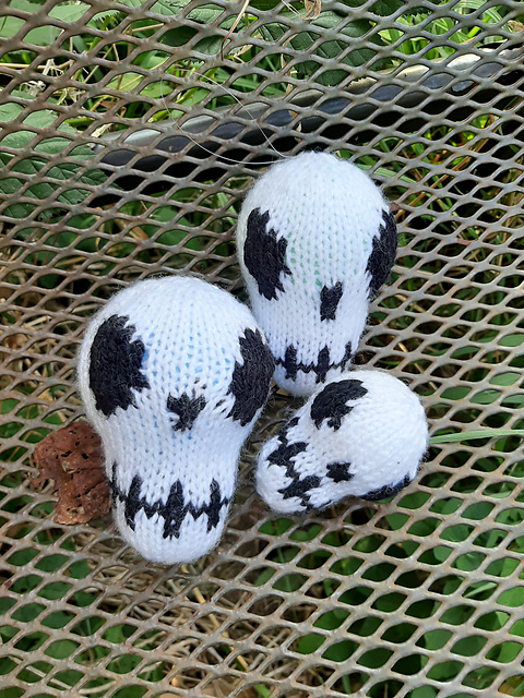 Skull Baubles