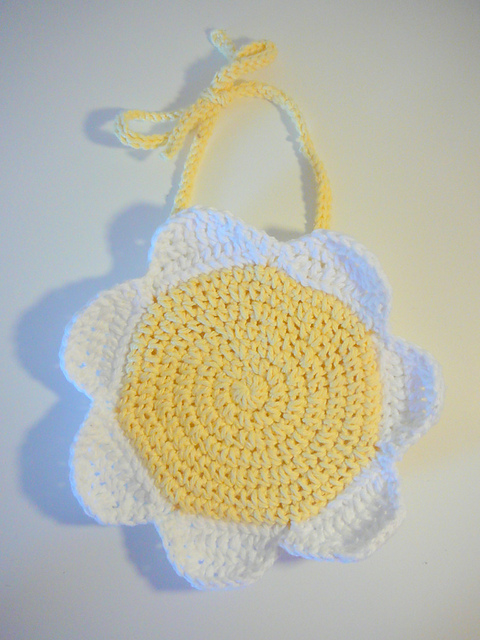 Daisy Bib