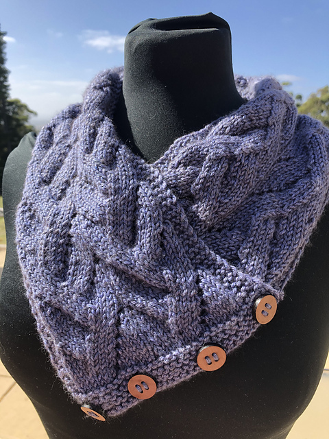 Meandering Lace Neck Warmer