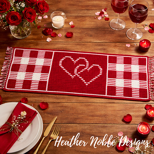 Interlocking Hearts Table Runner