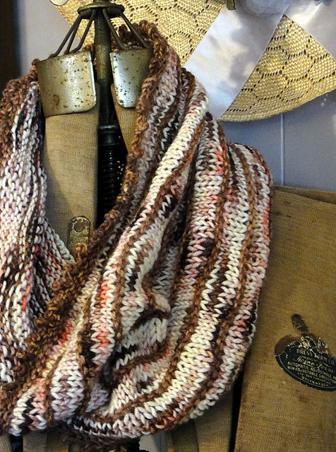 Petit Four Cowl