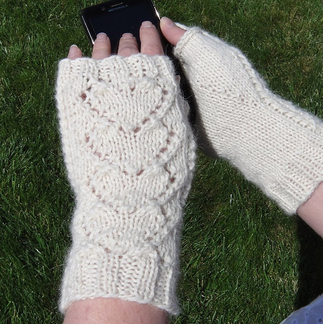 Sweetheart Mitts