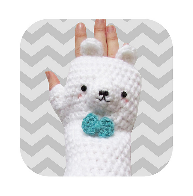 Adorable polar bear fingerless gloves/mittens