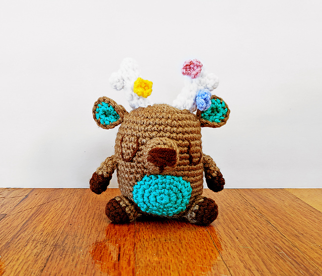 Chubby deer amigurumi