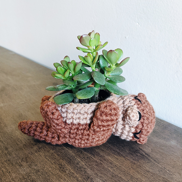 Otter Mini Planter