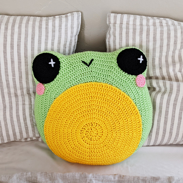 Froggy Pillow