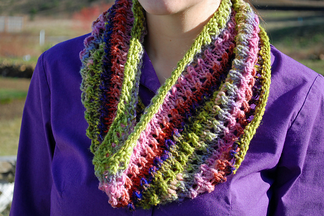 Fields of Ranunculus Cowl