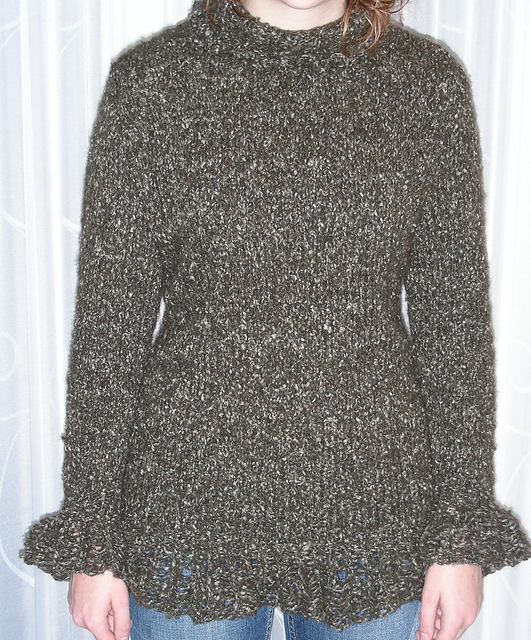 # 49a Pulli mit Volants an Saum und Ärmeln