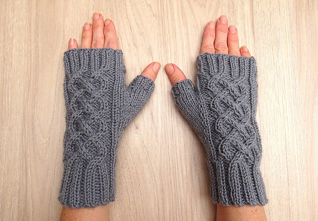 Tara mitts