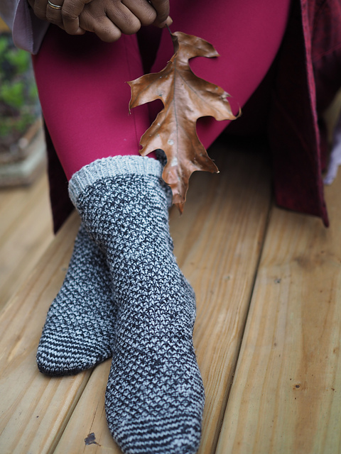 R and R Socks