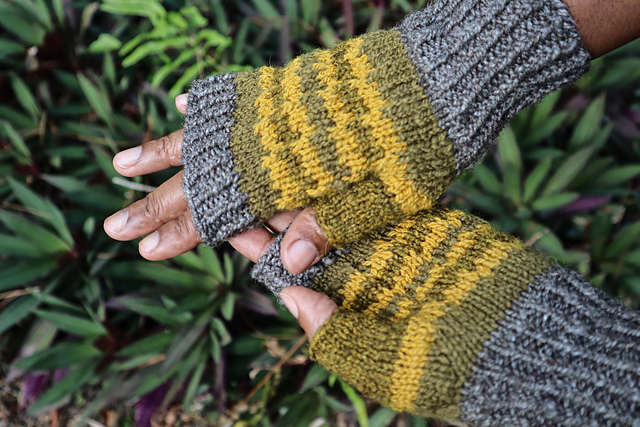 Land to Hand Mitts