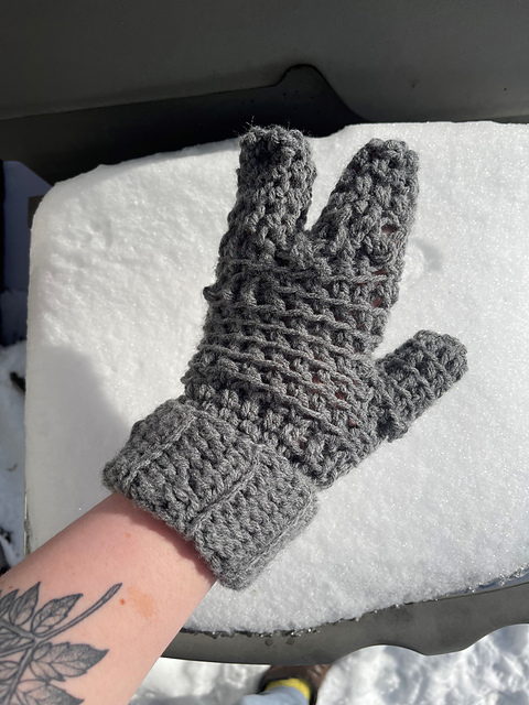 Cloven Mittens