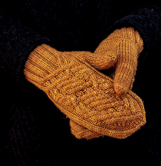 Tegwen Mittens