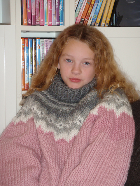 0815-5 Childs Sweater & Hat with Ear Flaps