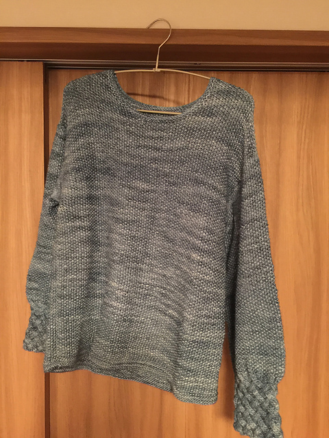 p.24 Smocking style sweater (模様編みでスモッキング風なセーター)