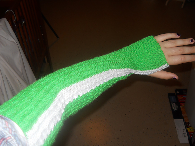 Knit armlets