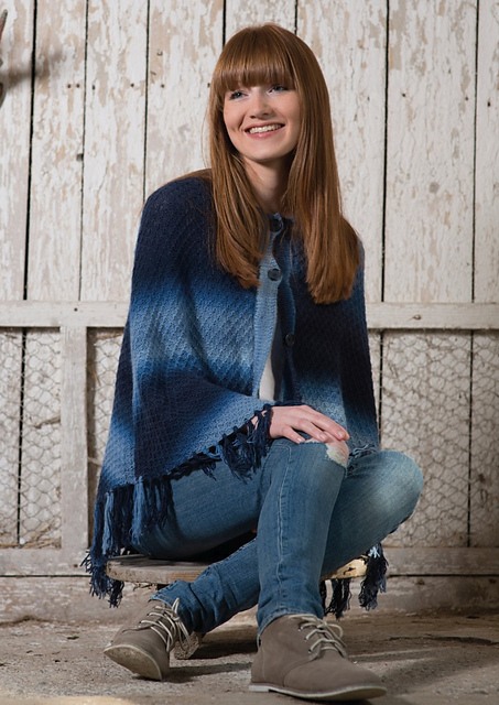 #22 Poncho mit Taschen und Fransen