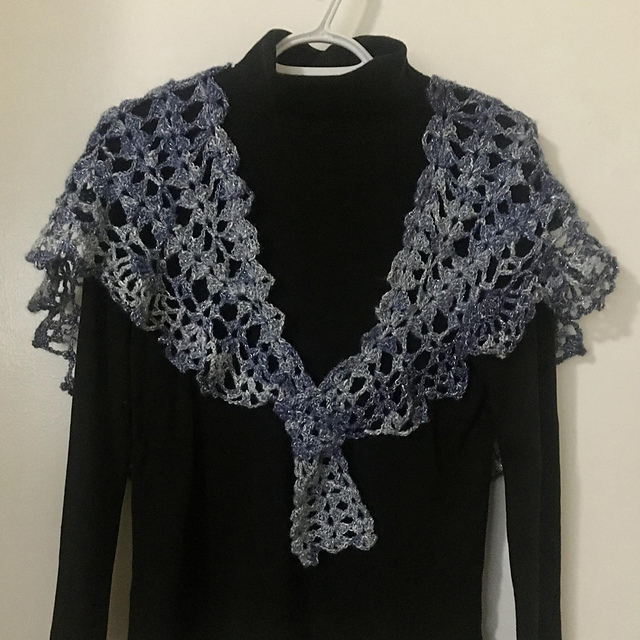 Crescent Shawl with Keyhole and Tie