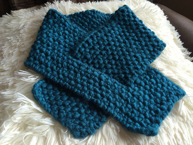 Seed Stitch Buttonhole Scarf