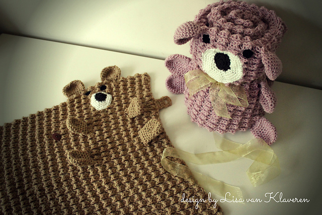 Ravelry: Roly Poly Teddy Blankets pattern by Lisa van Klaveren