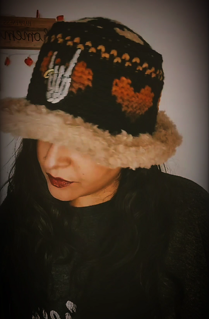 Get UR Heart on BUCKET HAT