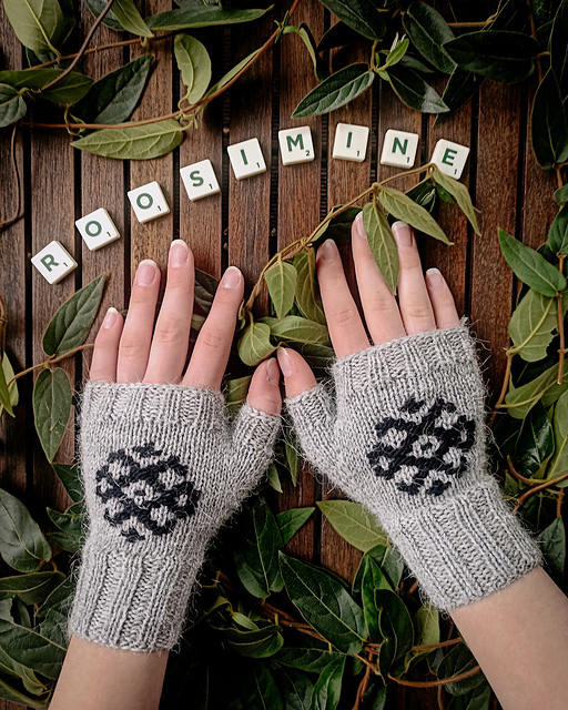 Simple Roosie Mitts