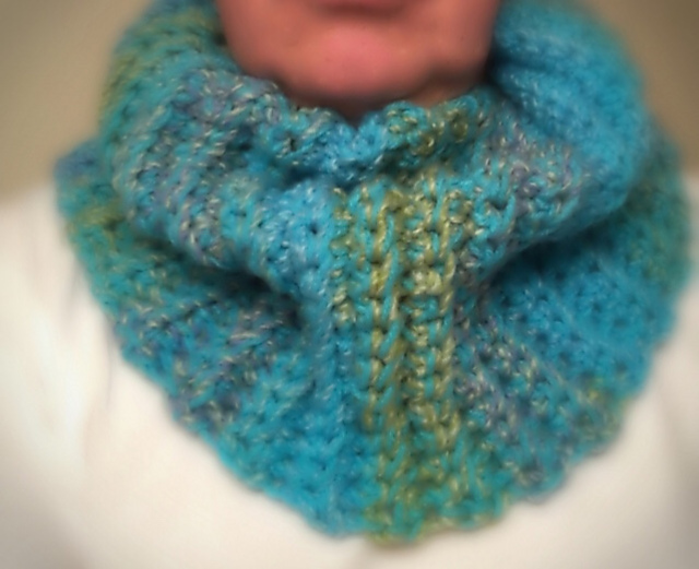 Women's Ribbed Cowl