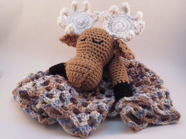 Sleepy Moose Lovey