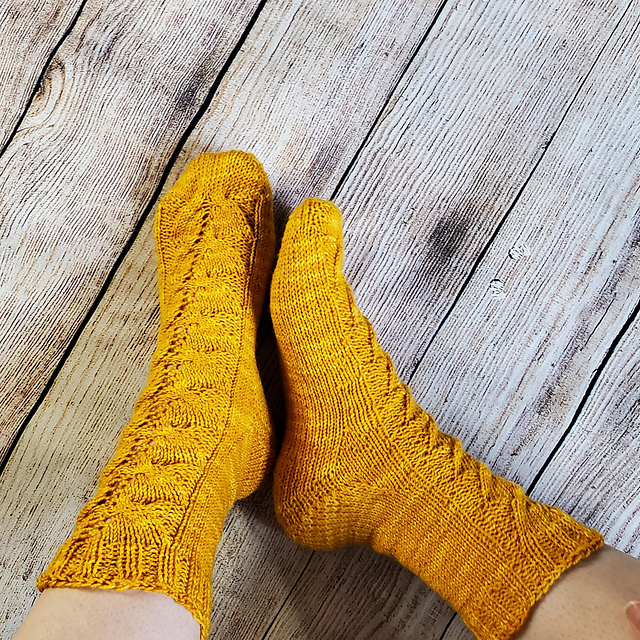Ravelry: Ginkgo Harvest socks pattern by Makayla Jackson