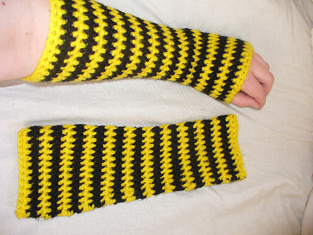 Stripey Yellow and Black Sleeves (Armwarmer)