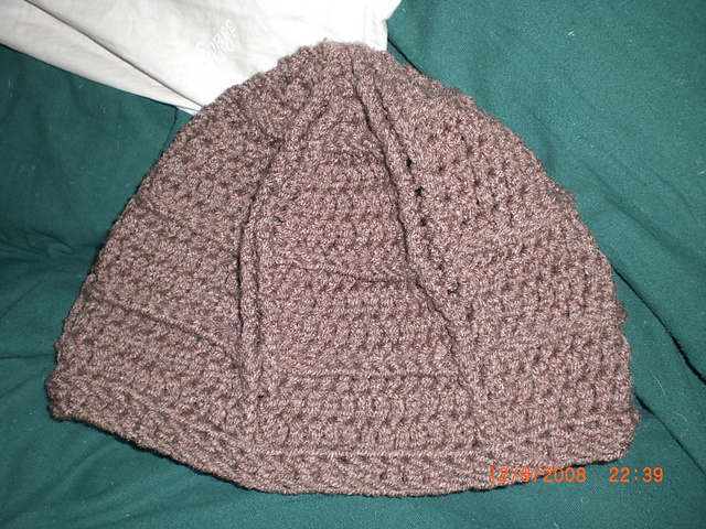 Bella at the Beach Hat