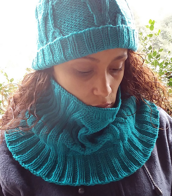 Lock & Key Cowl
