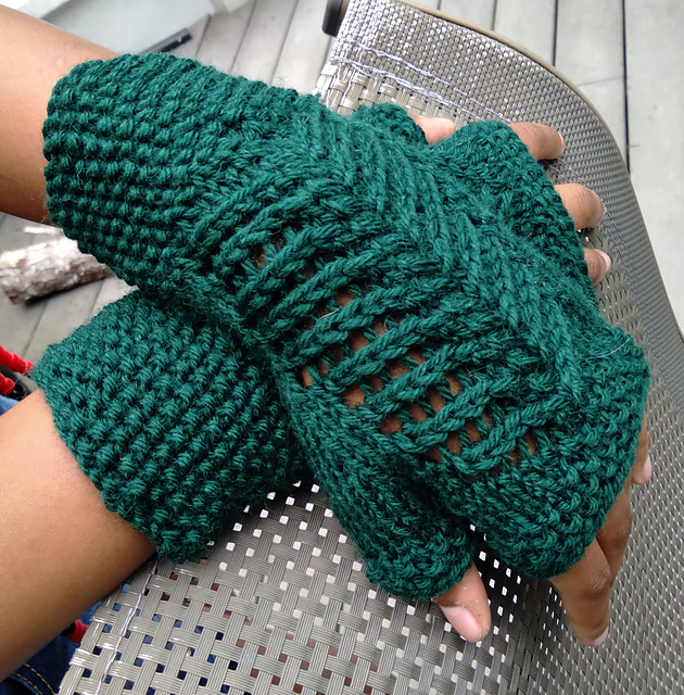 Sheltering Pines MItts