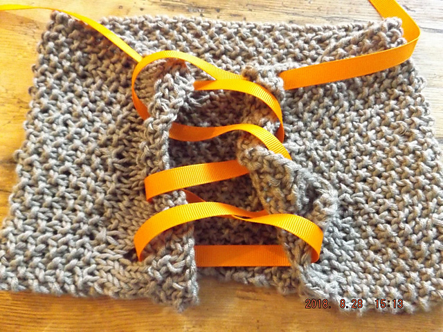 Cotton Cowl with Changing Closures