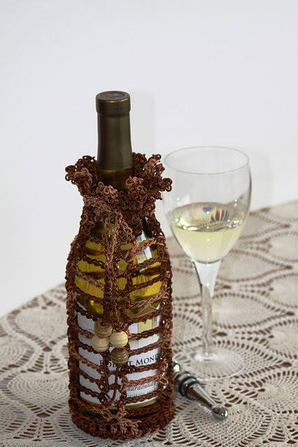 Loops and Chains Wine Bottle Cozy