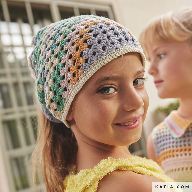 7901-13 Crochet bandanna