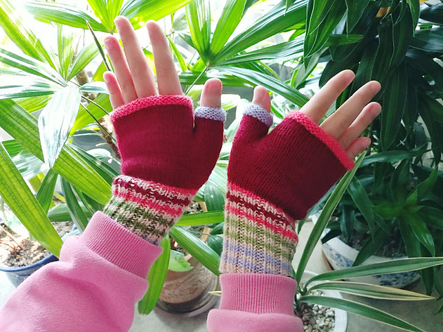 Rainbow Mitts