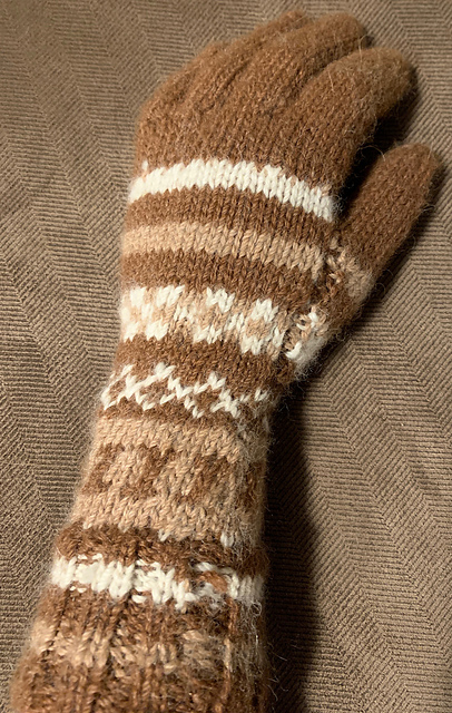 Northwoods Patterned Gloves
