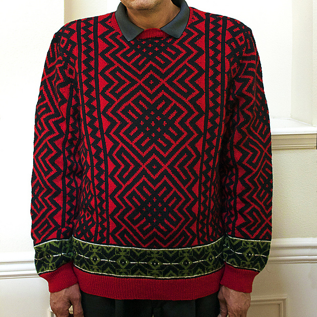 p.93 Panel pullover