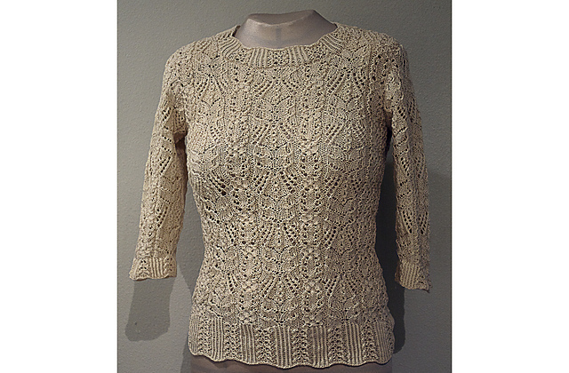 #08 Delicate Lace Pullover