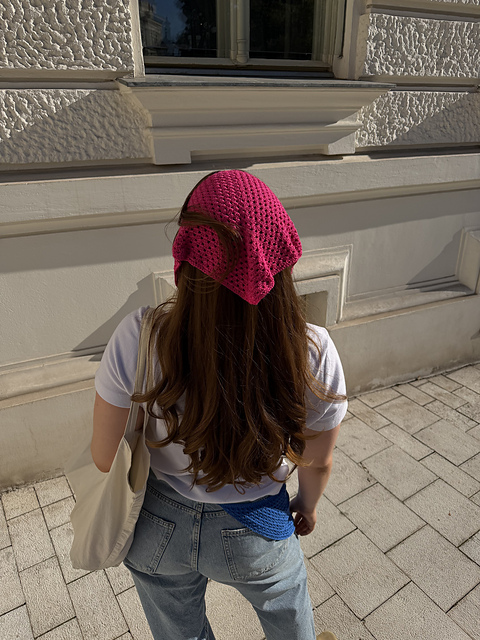 Oslo triangle scarf