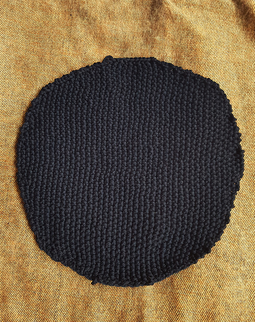 Seed stitch circle
