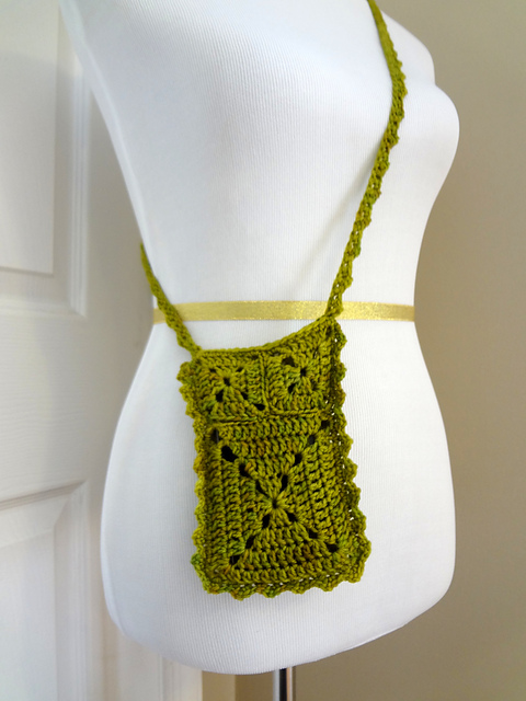 Ruffle Travel Pouch