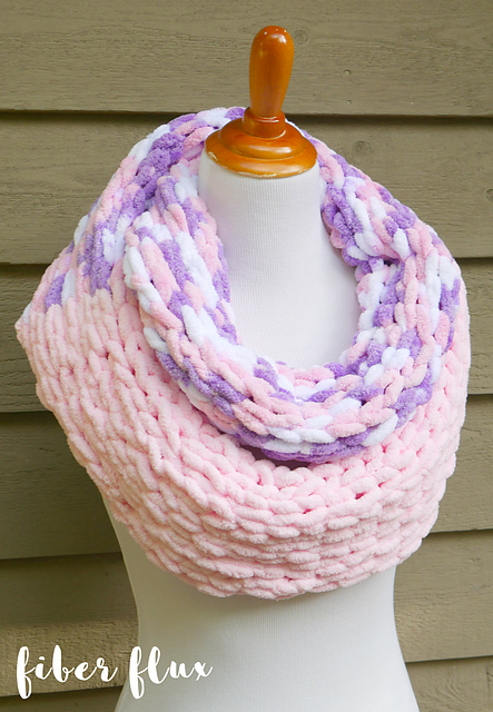 Loop-It Fluffy Cupcake Cowl