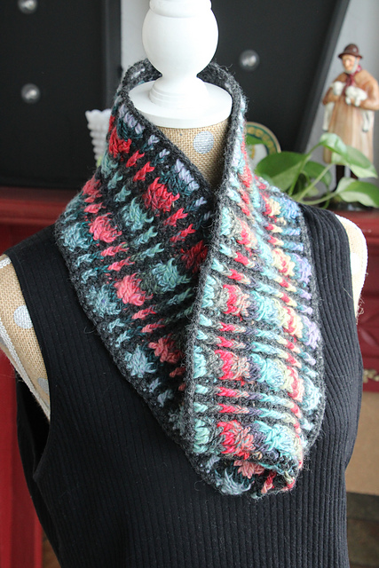 Colored Cable Cowl
