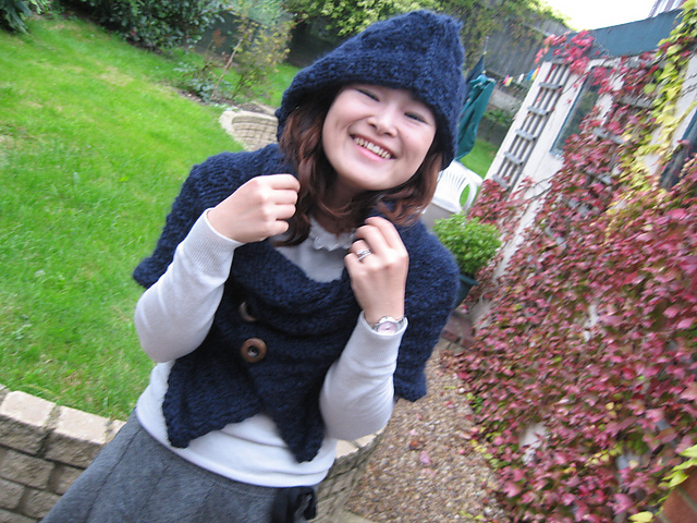 Hooded Shawl (フードつきショール)